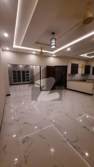 HOUSE AVAILABLE FOR SALE IN BANIGALA