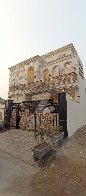 ڈی سی کالونی گوجرانوالہ میں 5 کمروں کا 10 مرلہ مکان 5.15 کروڑ میں برائے فروخت۔