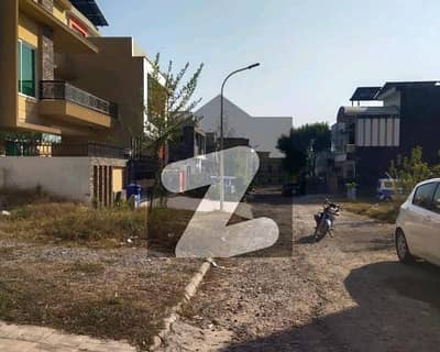 2 Marla extra land Plot in Gulberg Islamabad