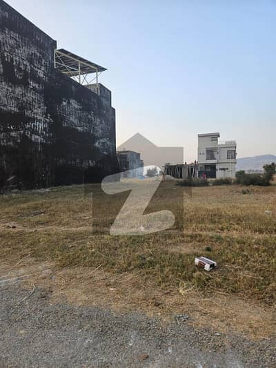 بی ۔ 17 اسلام آباد میں 8 مرلہ رہائشی پلاٹ 1.05 کروڑ میں برائے فروخت۔