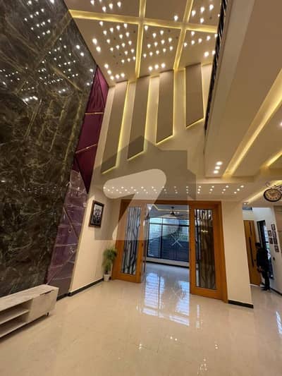 10 Marla Double storey Hoise for Rent