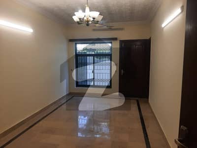 G11/CONER HOUSE TRIPLE STORY FOR SALE PRIME LOCATION