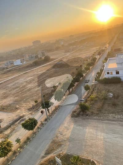 یونیورسٹی ٹاؤن اسلام آباد میں 10 مرلہ رہائشی پلاٹ 55.0 لاکھ میں برائے فروخت۔