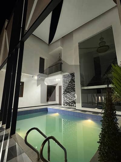 ڈی ایچ اے فیز 8 ڈی ایچ اے ڈیفینس,کراچی میں 6 کمروں کا 2 کنال مکان 45.0 کروڑ میں برائے فروخت۔