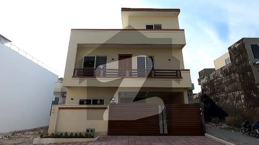 ڈی ۔ 12/1 ڈی ۔ 12,اسلام آباد میں 5 کمروں کا 8 مرلہ مکان 9.25 کروڑ میں برائے فروخت۔