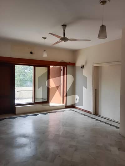 ایف ۔ 8/3 ایف ۔ 8,اسلام آباد میں 7 کمروں کا 1 کنال مکان 42.0 کروڑ میں برائے فروخت۔