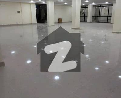 بلیو ایریا اسلام آباد میں 13 مرلہ Studio دفتر 7.4 لاکھ میں کرایہ پر دستیاب ہے۔