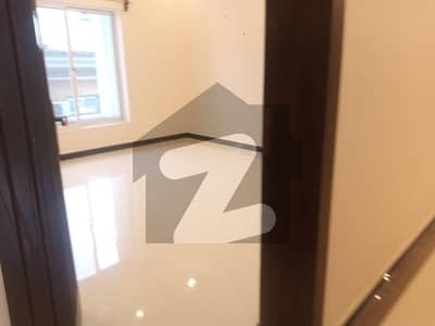 HOUSE FOR RENT IN F-7