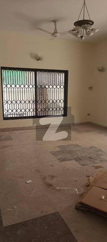 WELL-MAINTAINED FAMILY BUNGALOW FOR SALE | DHA PHASE 5