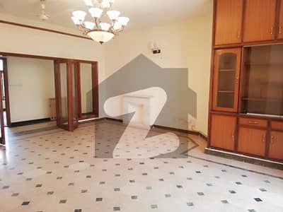 UPPER PORTION FOR RENT IN F-7