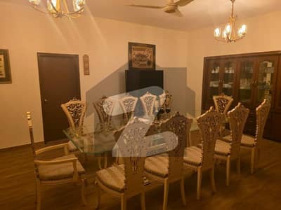 ڈی ایچ اے فیز 4 ڈی ایچ اے ڈیفینس,کراچی میں 1 کنال مکان 18.35 کروڑ میں برائے فروخت۔