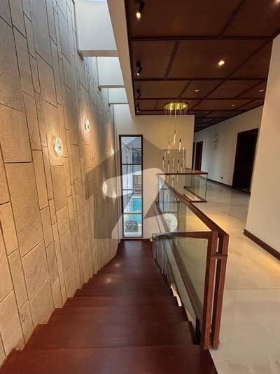 ڈی ایچ اے فیز 4 ڈی ایچ اے ڈیفینس,کراچی میں 1 کنال مکان 17.5 کروڑ میں برائے فروخت۔