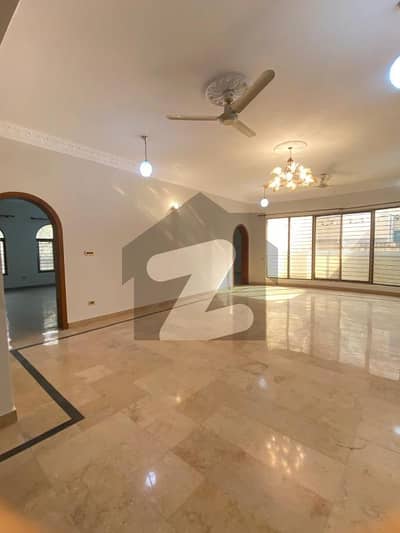 2 Kanal Beautiful House having 4 Bedrooms Attach bathrooms Drawing and Dinning Fully independent