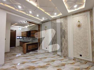 بش ایگزیکٹو ولاز ملتان میں 4 کمروں کا 5 مرلہ مکان 2.1 کروڑ میں برائے فروخت۔ بش ایگزیکٹو ولاز ملتان میں 4 کمروں کا 5 مرلہ مکان 2.1 کروڑ میں برائے فروخت۔