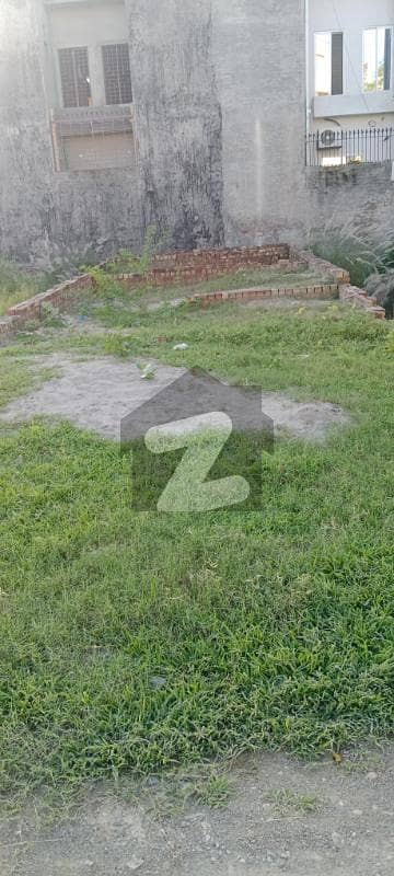 5 merla Polt For sale in pak Arab Society ferozepur raod Lahore Near parak masjid markeit matro istashan