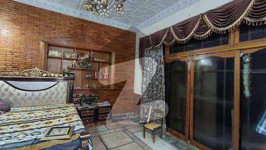 Gulshan E Ravi E Block E Block 7.5 Marla House 5 bed 2 Tv Lounge Drowning Room Tile Marble Floor