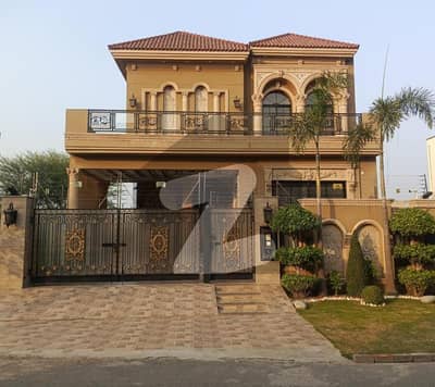 ڈی ایچ اے فیز 6 ڈیفنس (ڈی ایچ اے),لاہور میں 4 کمروں کا 10 مرلہ مکان 2.2 لاکھ میں کرایہ پر دستیاب ہے۔