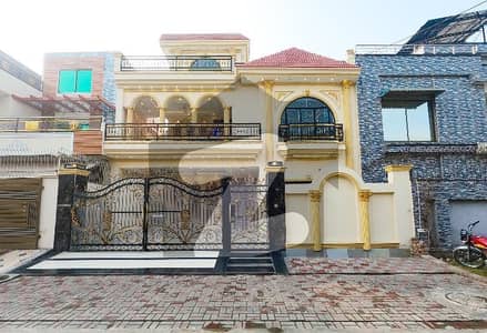 Prime Location In Al Rehman Phase 2 - Block G House Sized 10 Marla For sale
