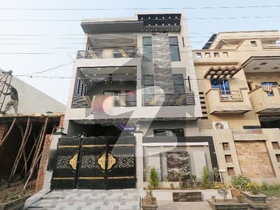 Prime Location House Of 5 Marla Is Available For sale