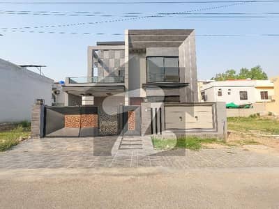 سینٹرل پارک ۔ بلاک اے سینٹرل پارک ہاؤسنگ سکیم,لاہور میں 5 کمروں کا 10 مرلہ مکان 3.75 کروڑ میں برائے فروخت۔