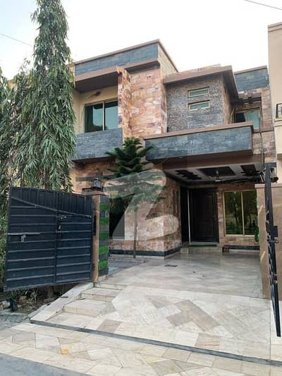 سینٹرل پارک ۔ بلاک اے سینٹرل پارک ہاؤسنگ سکیم,لاہور میں 3 کمروں کا 6 مرلہ مکان 1.7 کروڑ میں برائے فروخت۔