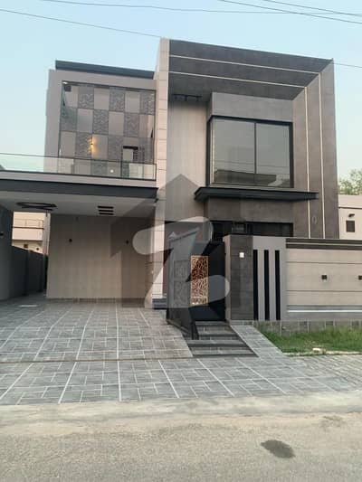 سینٹرل پارک ۔ بلاک اے سینٹرل پارک ہاؤسنگ سکیم,لاہور میں 5 کمروں کا 10 مرلہ مکان 3.75 کروڑ میں برائے فروخت۔