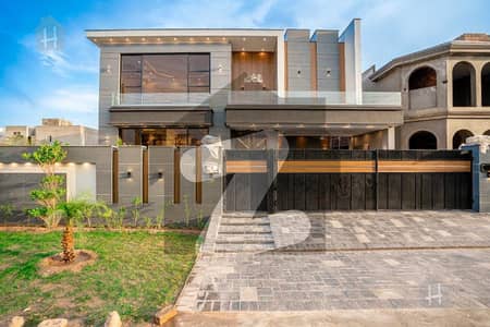 OWNER BUILD LIKE BRAND NEW MODERN HOUSE FOR SALE