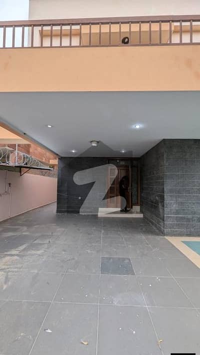 ڈی ایچ اے فیز 6 ڈی ایچ اے ڈیفینس,کراچی میں 6 کمروں کا 1 کنال مکان 4.85 لاکھ میں کرایہ پر دستیاب ہے۔