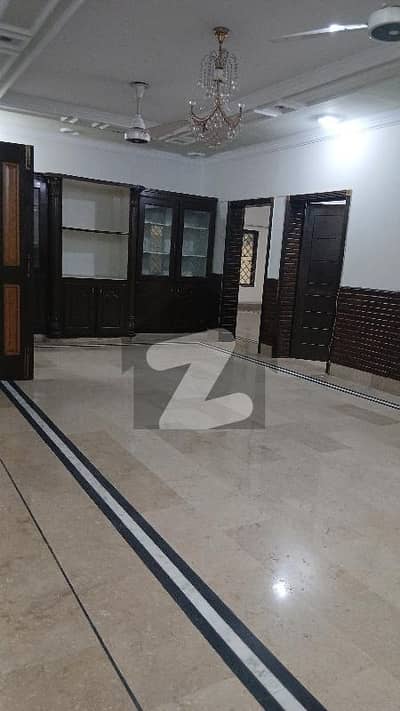 ایف ۔ 11 اسلام آباد میں 4 کمروں کا 12 مرلہ مکان 2.5 لاکھ میں کرایہ پر دستیاب ہے۔