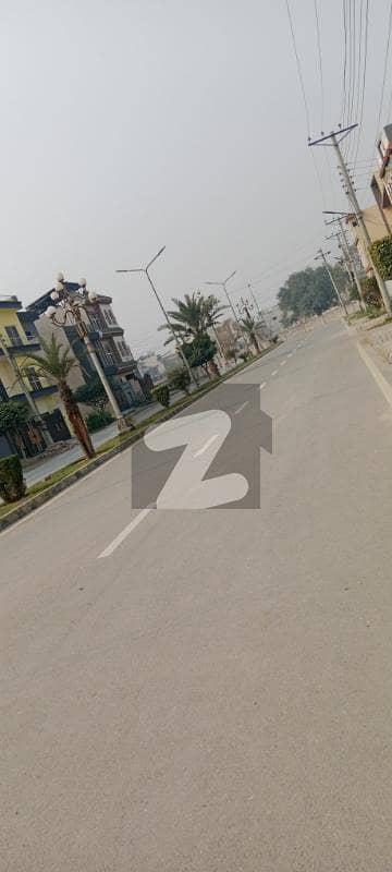 EE Vital home Polt For sale in pak Arab Society ferozepur raod Lahore Near parak masjid markeit matro istashan bajli Pani Available