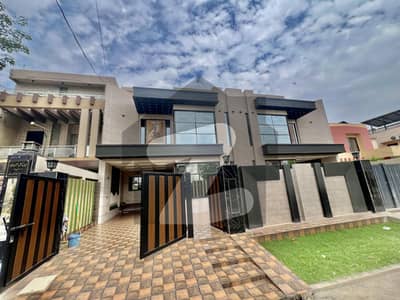 12 Marla Brand New Luxury Modern Design With Direct Owner meeting All Original picture Attached For Sale in PIA SOCIETY