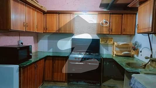 گلستانِِ جوہر ۔ بلاک 19 گلستانِ جوہر,کراچی میں 2 کمروں کا 3 مرلہ فلیٹ 68.0 لاکھ میں برائے فروخت۔