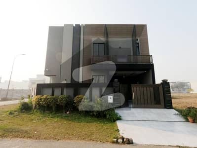 ڈی ایچ اے 9 ٹاؤن ۔ بلاک ڈی ڈی ایچ اے 9 ٹاؤن,ڈیفنس (ڈی ایچ اے),لاہور میں 3 کمروں کا 5 مرلہ مکان 1.0 لاکھ میں کرایہ پر دستیاب ہے۔