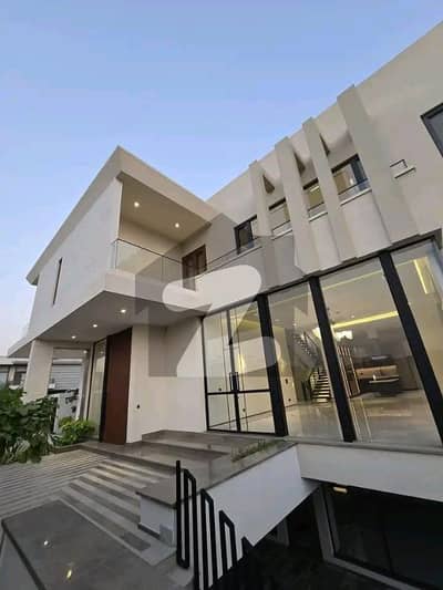 ڈی ایچ اے فیز 8 ڈی ایچ اے ڈیفینس,کراچی میں 6 کمروں کا 2 کنال مکان 55.0 کروڑ میں برائے فروخت۔