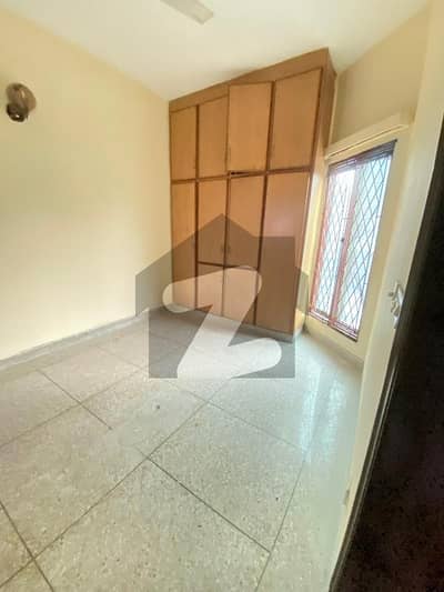 Upper Portion Available For Rent In Allama Iqbal Town