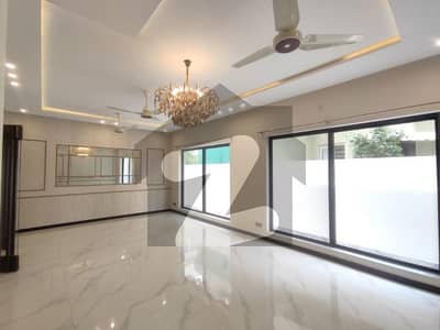 ڈی ایچ اے ڈیفینس فیز 2 ڈی ایچ اے ڈیفینس,اسلام آباد میں 6 کمروں کا 1 کنال مکان 16.0 کروڑ میں برائے فروخت۔