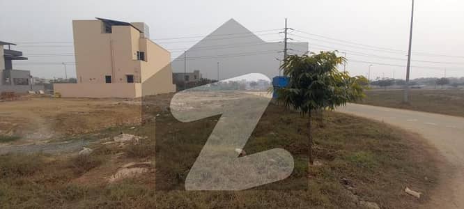 ڈی ایچ اے فیز 4 ۔ بلاک کے کے ڈی ایچ اے فیز 4,ڈیفنس (ڈی ایچ اے),لاہور میں 9 مرلہ رہائشی پلاٹ 2.15 کروڑ میں برائے فروخت۔