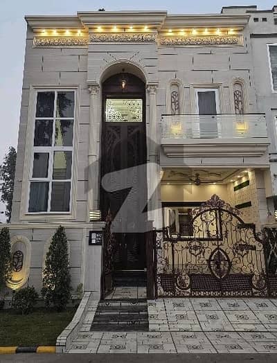 Prime Location House Of 5 Marla Is Available In Contemporary Neighborhood Of Citi Housing Society