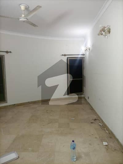 F 11 Luxury Apartment 3 bed out Class location Main Double Road Building