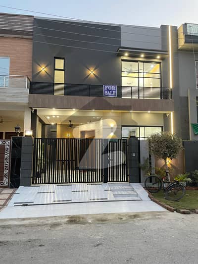 ڈی ایچ اے 11 رہبر فیز 2 ڈی ایچ اے 11 رہبر,لاہور میں 3 کمروں کا 5 مرلہ مکان 2.5 کروڑ میں برائے فروخت۔