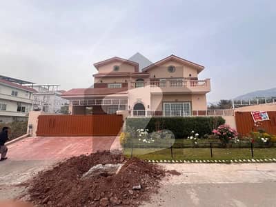 HOUSE FOR SALE SECTOR D 12 3 SECTOR 600 SQUARE YARDS TOP LOCATION