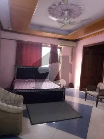 کیولری گراؤنڈ لاہور میں 2 کمروں کا 6 مرلہ بالائی پورشن 45.0 ہزار میں کرایہ پر دستیاب ہے۔