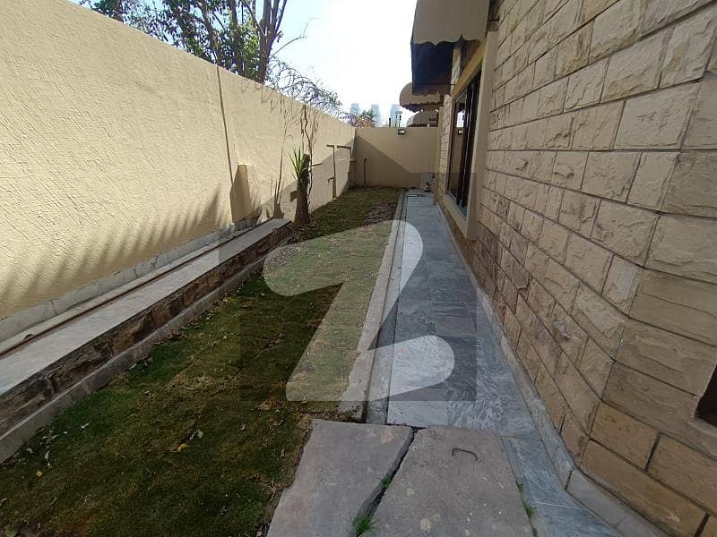 F-8 TILED FLOORING 06 Bedroom House With Beautiful Garden F-8 TILED FLOORING 06 Bedroom House With Beautiful Garden