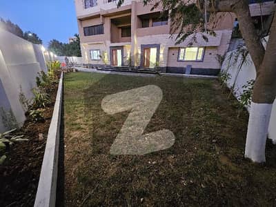 سِی ویو اپارٹمنٹس کراچی میں 3 کمروں کا 12 مرلہ فلیٹ 8.8 کروڑ میں برائے فروخت۔