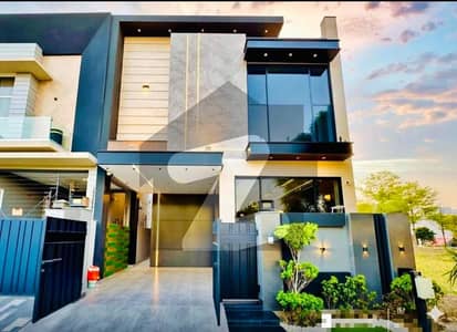 5 MARLA MODERN HOUSE FOR SALE IN DHA 9 TOWN.