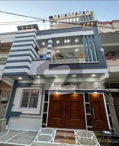 سعدی گارڈن - بلاک 5 سعدی گارڈن,سکیم 33,کراچی میں 4 کمروں کا 5 مرلہ مکان 1.65 کروڑ میں برائے فروخت۔