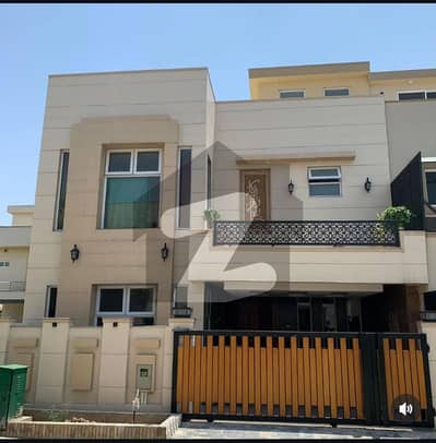 بحریہ ٹاؤن فیز 8 بحریہ ٹاؤن راولپنڈی,راولپنڈی میں 5 کمروں کا 7 مرلہ مکان 3.5 کروڑ میں برائے فروخت۔