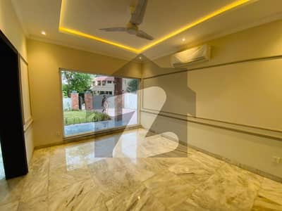 ایف ۔ 8/3 ایف ۔ 8,اسلام آباد میں 5 کمروں کا 1 کنال مکان 11.5 لاکھ میں کرایہ پر دستیاب ہے۔