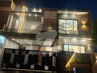 ٹاپ سٹی 1 اسلام آباد میں 5 کمروں کا 10 مرلہ مکان 4.95 کروڑ میں برائے فروخت۔