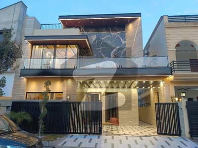 House Of 10 Marla Available For sale In Top City 1